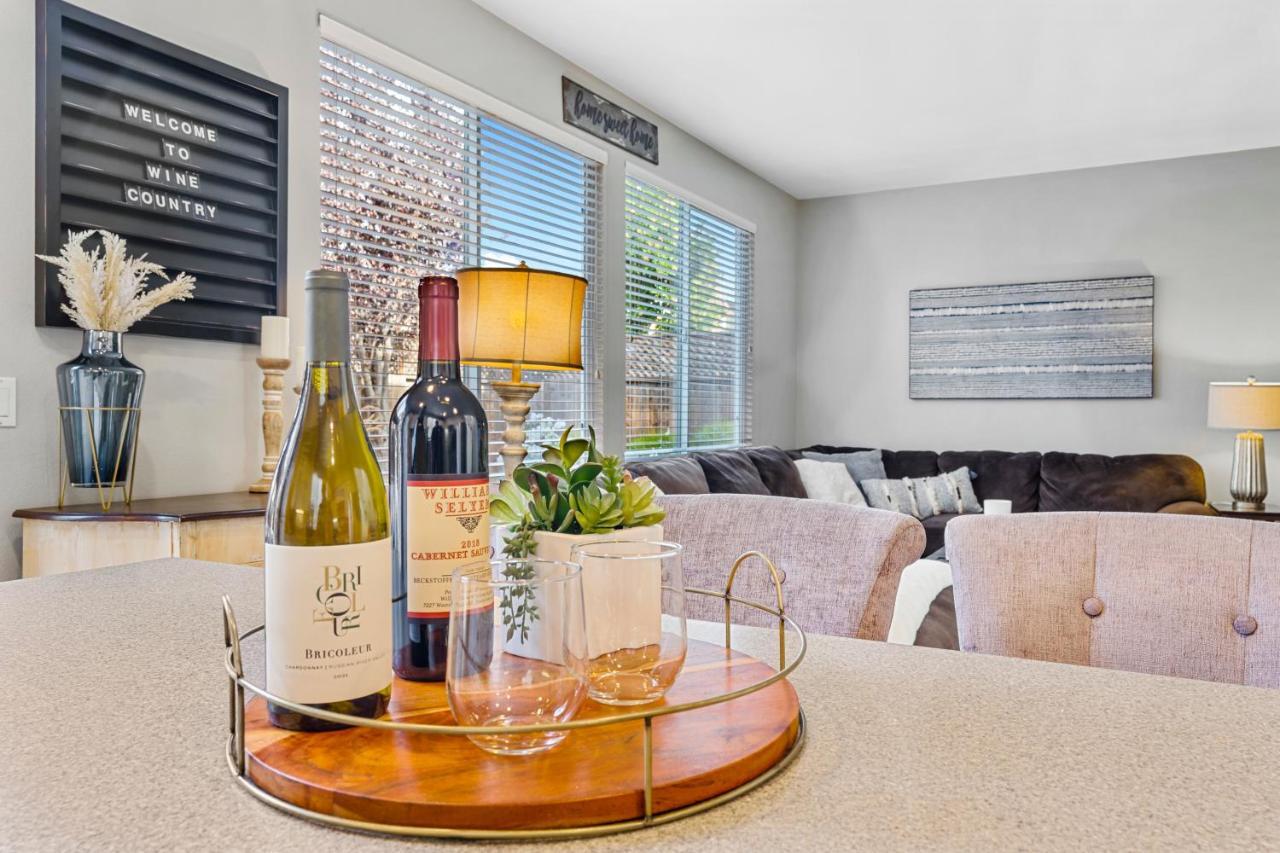 Brand New Listing - Windsor “Winetopia” Getaway Buitenkant foto