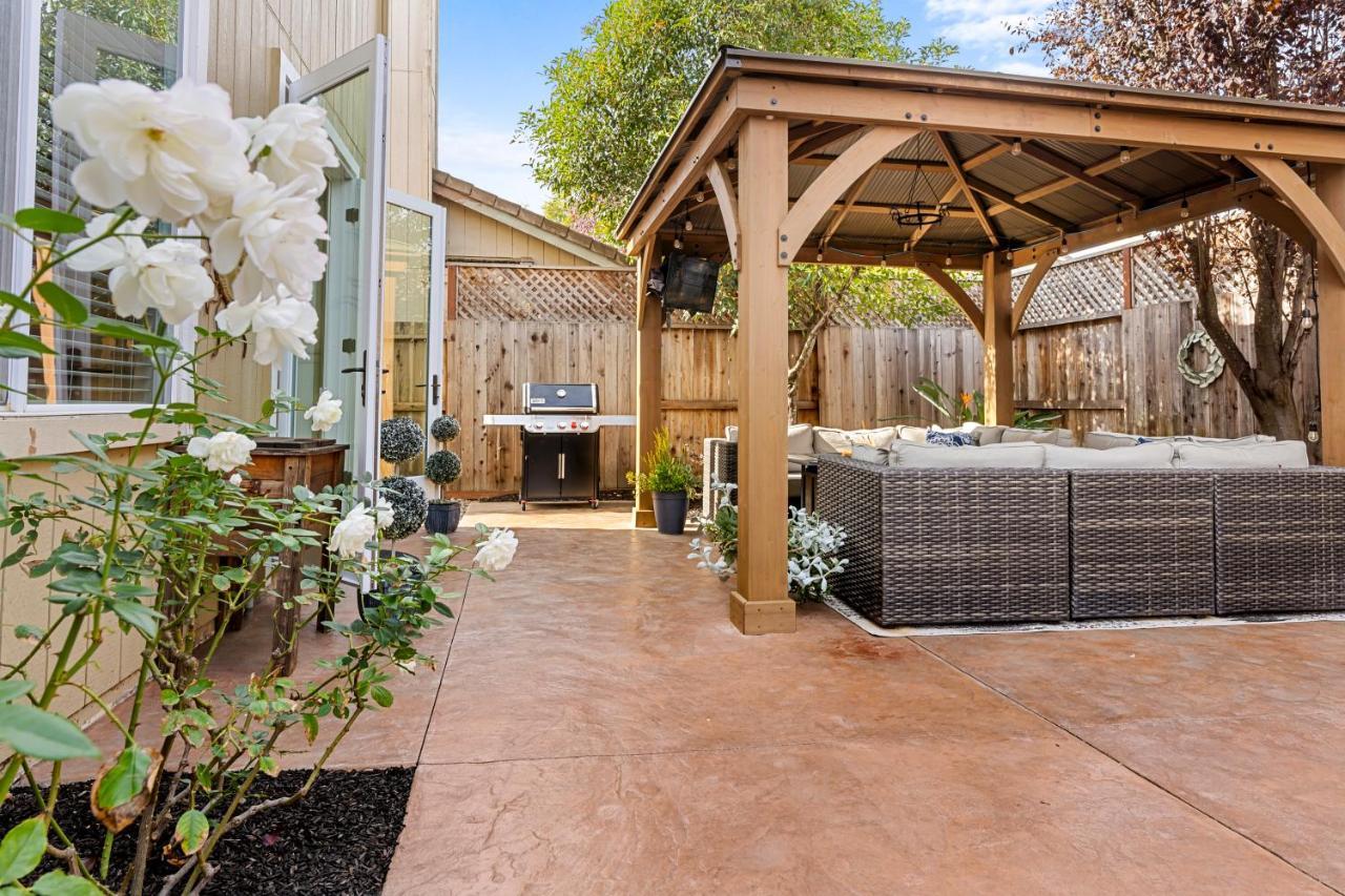 Brand New Listing - Windsor “Winetopia” Getaway Buitenkant foto